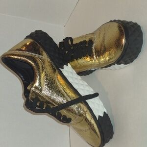 Kendall & Kylie Gold Foil Sneakers Sz 7